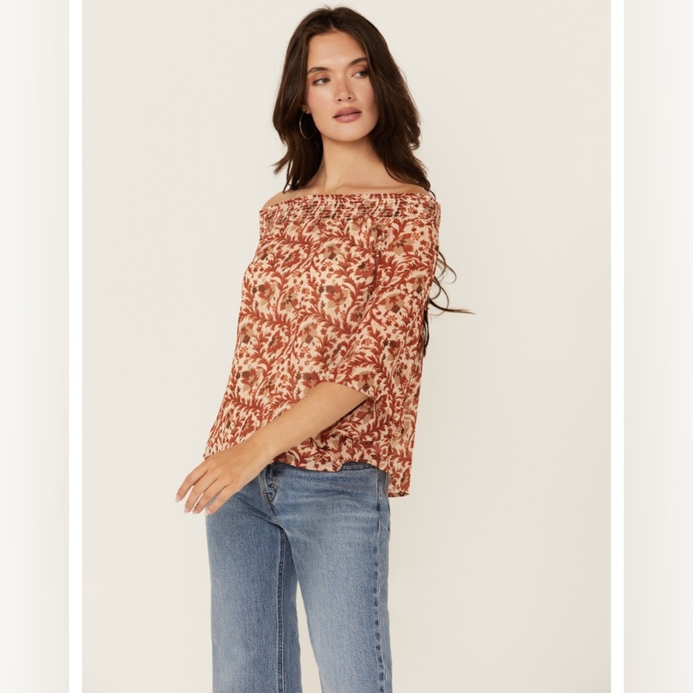 Shyanne Rust & Cream Off-Shoulder Floral Blouse